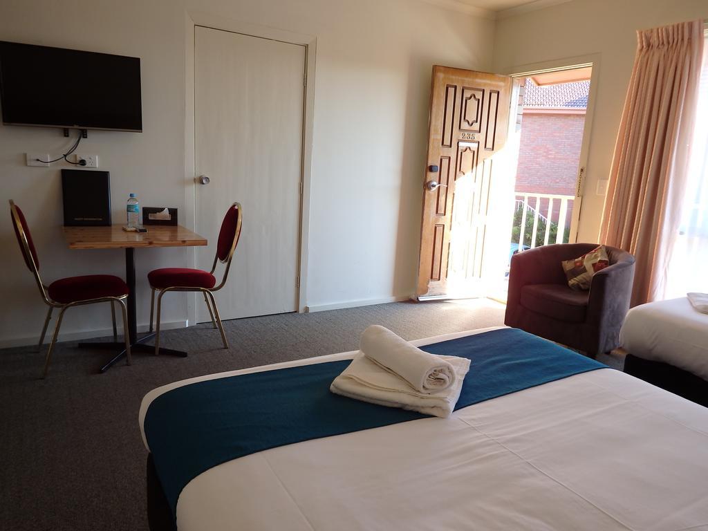 Monte Villa Motor Inn Мелбърн Екстериор снимка