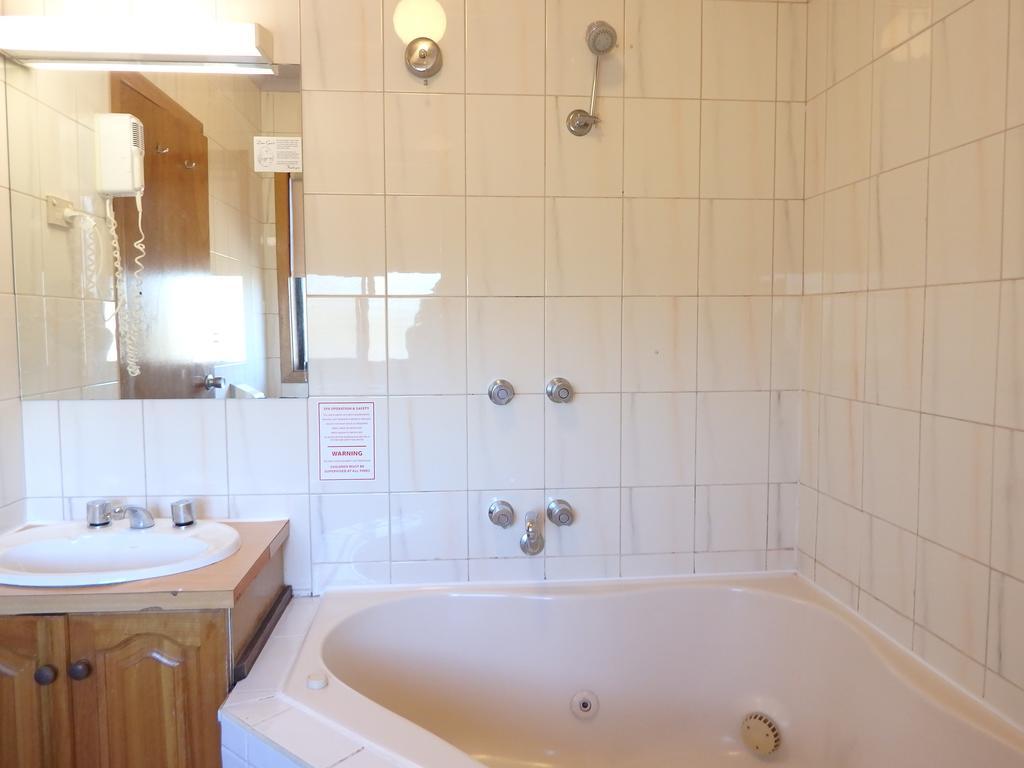 Monte Villa Motor Inn Мелбърн Екстериор снимка